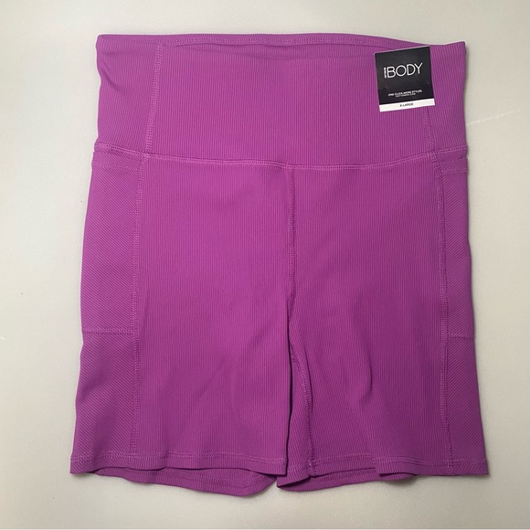 Bundle of 4 bike shorts 3 Rib Pocket & 1 Seamless - Picture 9 of 14